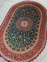 Charger l'image dans la galerie, TAPIS OVALE Ghom soie noué main n°18576_112×72