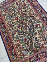 Charger l'image dans la galerie, Tapis Ghom Arbre de Vie fait main n°2223_203×138