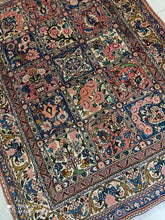 Charger l'image dans la galerie, Tapis Bakhtiar fait main n°3600_194×140