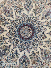 Charger l'image dans la galerie, Tapis rond Nain tissé main n°11819_140×140