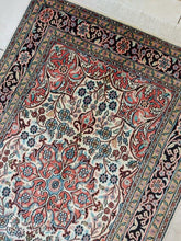 Charger l'image dans la galerie, Tapis Cachemire soie noué main n°8_127×81