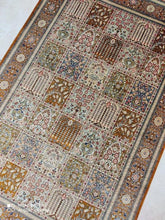 Charger l'image dans la galerie, TAPIS GHOM SOIE tissé main n°17526_144×98