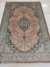Charger l'image dans la galerie, Tapis Cachemire soie tissé main n°34_150×99