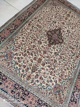 Charger l'image dans la galerie, Tapis Cachemire soie noué main n°24_188×127