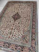 Charger l'image dans la galerie, Tapis Cachemire soie noué main n°24_188×127
