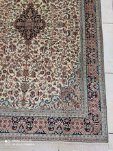 Charger l'image dans la galerie, Tapis Cachemire soie noué main n°24_188×127