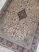 Charger l'image dans la galerie, Tapis Cachemire soie noué main n°24_188×127