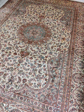 Charger l'image dans la galerie, Grand tapis Cachemire soie noué main n°4_311×220