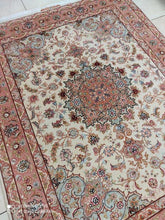 Charger l'image dans la galerie, Tapis Tabriz tissé main n°18520_200×158