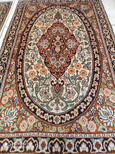 Charger l'image dans la galerie, PAIRE 2 tapis Cachemire soie tissé main n°42/43_95×62