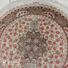 Charger l'image dans la galerie, Tapis rond Ghom soie noué main n°18568_93×92