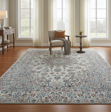 Charger l'image dans la galerie, Tapis Nain Chichla fait main n°18382_252×154
