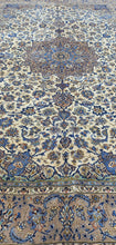 Charger l'image dans la galerie, Grand tapis Yazd fait main n°11852_521×342
