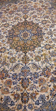 Charger l&#39;image dans la galerie, Grand Tapis Nadjafabad tissé main n°8560_373×263
