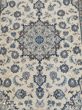 Charger l'image dans la galerie, Tapis Nain fait main n°11824_200×132
