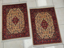 Charger l'image dans la galerie, Paire 2 tapis Sarouk fait main n°18455_18456_90×70_90×68
