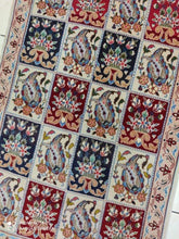 Charger l&#39;image dans la galerie, Tapis Ispahan fait main n°14276_100×66
