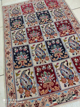 Charger l&#39;image dans la galerie, Tapis Ispahan fait main n°14276_100×66
