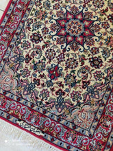 Charger l&#39;image dans la galerie, Tapis Ispahan noué main n°1890_100×70
