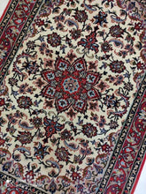 Charger l&#39;image dans la galerie, Tapis Ispahan fait main n°12868_102×70
