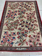 Charger l&#39;image dans la galerie, Tapis Ispahan fait main n°12864_107×72
