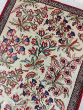 Charger l&#39;image dans la galerie, Tapis Ispahan fait main n°12864_107×72
