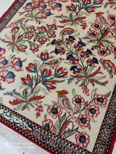 Charger l&#39;image dans la galerie, Tapis Ispahan fait main n°12864_107×72
