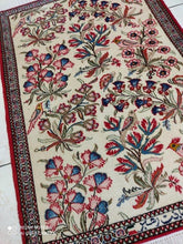 Charger l&#39;image dans la galerie, Tapis Ispahan fait main n°12864_107×72
