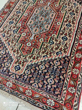 Charger l&#39;image dans la galerie, Tapis Kurdistan fait main n°10331_112×72
