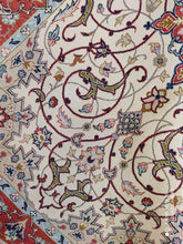 Charger l&#39;image dans la galerie, Tapis Ispahan fait main n°14282_116×70
