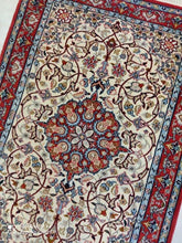 Charger l'image dans la galerie, Tapis Ispahan fait main n°14277_118×80
