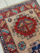 Charger l&#39;image dans la galerie, Tapis Kazak fait main n°250_123×80
