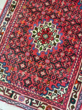 Charger l'image dans la galerie, Tapis Hosseinabad noué main n°19397_140×104
