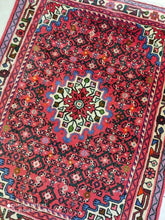 Charger l'image dans la galerie, Tapis Hosseinabad noué main n°19397_140×104
