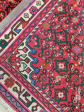 Charger l'image dans la galerie, Tapis Hosseinabad noué main n°19397_140×104
