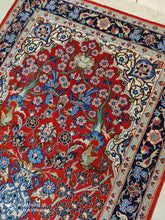 Charger l&#39;image dans la galerie, Tapis Ispahan fait main n°17853_143×100
