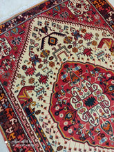 Charger l&#39;image dans la galerie, Tapis Ghachghai tissé main n°14012_147×100
