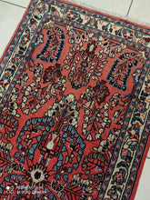 Charger l'image dans la galerie, Tapis Sarouk fait main n°2879_149×71
