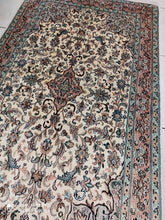 Charger l&#39;image dans la galerie, Tapis Cachemire soie noué main n°62_162×92
