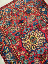 Charger l&#39;image dans la galerie, Tapis Nahavand tissé main n°17219_164×117
