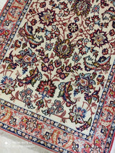 Charger l&#39;image dans la galerie, Tapis Antique Ispahan tissé main n°9052_174×105
