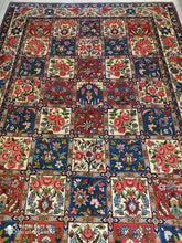 Charger l'image dans la galerie, Grand Tapis Bakhtiar noué main n°9543_308×210
