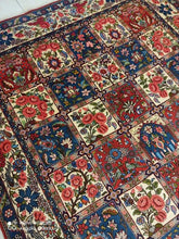 Charger l'image dans la galerie, Grand Tapis Bakhtiar noué main n°9543_308×210
