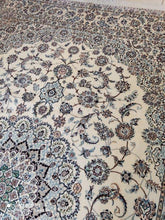 Charger l&#39;image dans la galerie, Grand Tapis Nain Chichla Habibian tissé main n°18386_354×254
