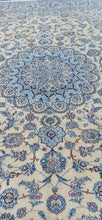 Charger l'image dans la galerie, Grand Tapis Nain Chichla tissé main n°17921_403×294

