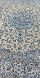 Grand Tapis Nain Chichla tissé main n°17921_403×294