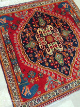 Charger l&#39;image dans la galerie, Tapis Antique carré Ghachghai tissé main n°19032_65×60
