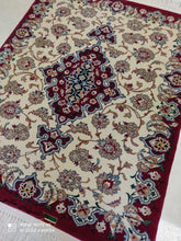 Charger l&#39;image dans la galerie, Tapis Ispahan fait main n°11774_91×74
