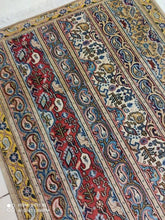 Charger l&#39;image dans la galerie, Tapis Antique Ghom noué main n°18449_122×83
