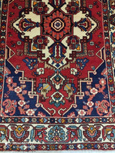 Charger l'image dans la galerie, Tapis Bakhtiar noué main n°8224_207×134
